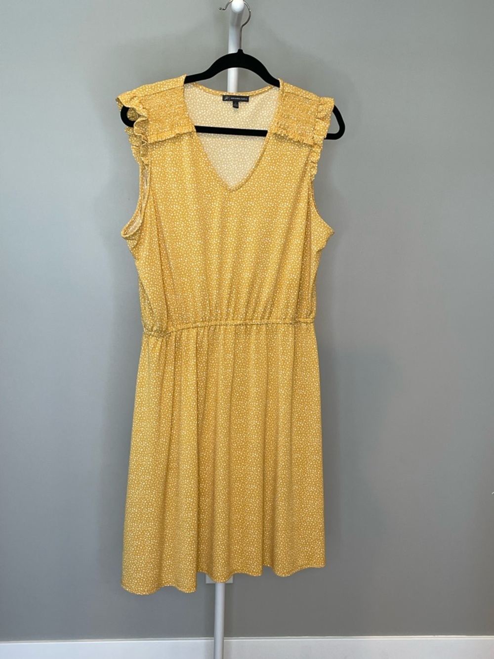 Adrianna Papell Yellow Sleeveless V-Neck Dress with Ruffle Shoulders
